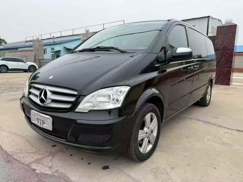 青岛15年奔驰唯雅诺2