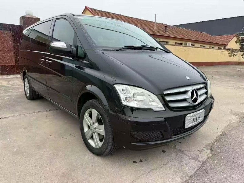 青岛15年奔驰唯雅诺3