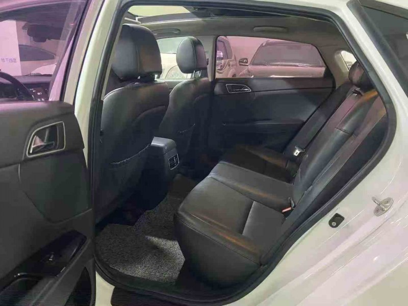 成都19年现代名图5