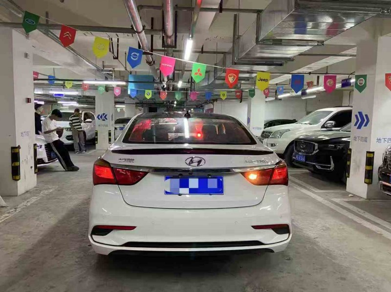 成都19年现代名图9