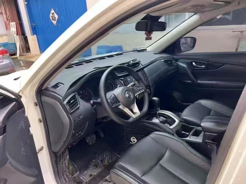 东营19年日产奇骏4