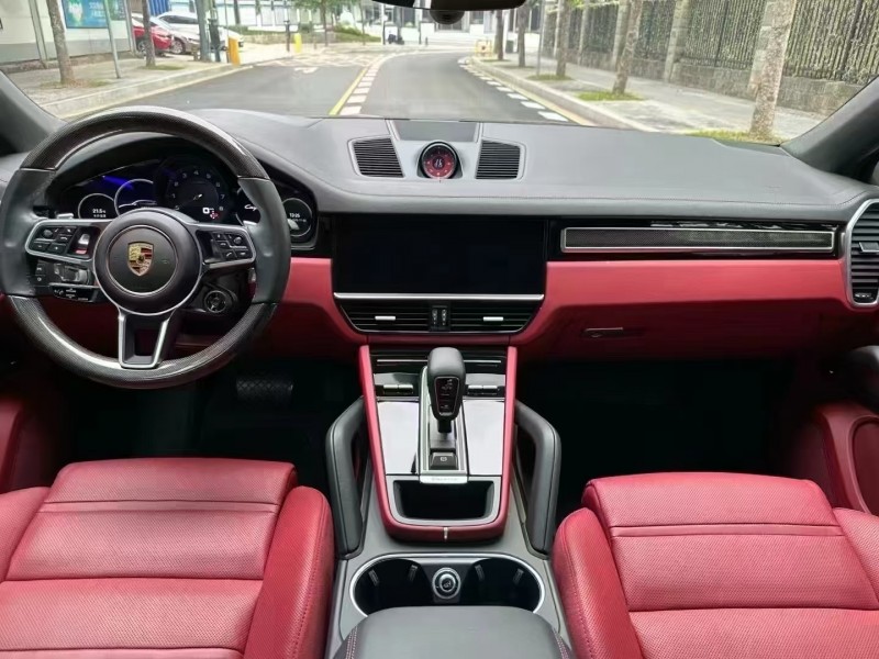 深圳23年保时捷卡宴8