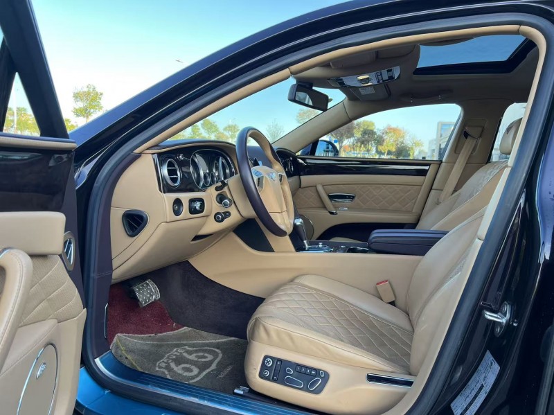 盐城18年宾利飞驰4