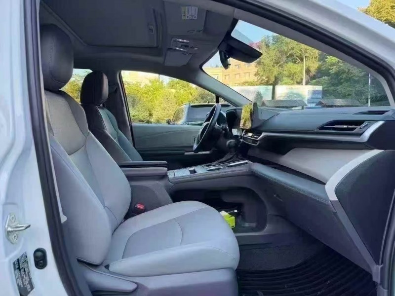 菏泽25年丰田格瑞维亚4