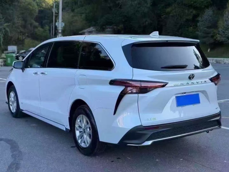 菏泽25年丰田格瑞维亚8