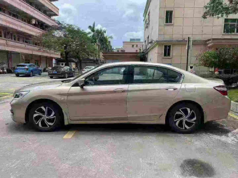 广州16年本田雅阁8