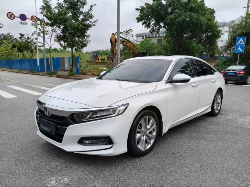 南宁20年本田雅阁3