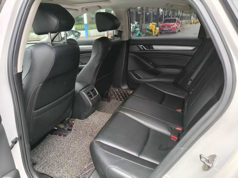 南宁20年本田雅阁4