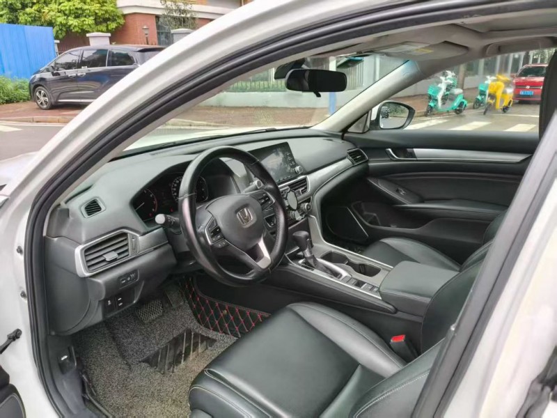 南宁20年本田雅阁5