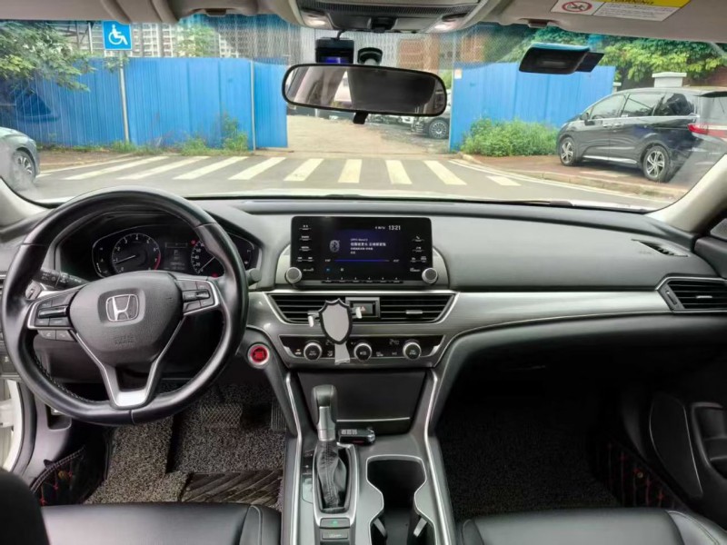 南宁20年本田雅阁6