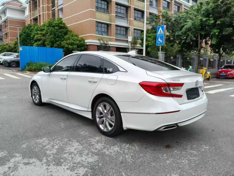 南宁20年本田雅阁7