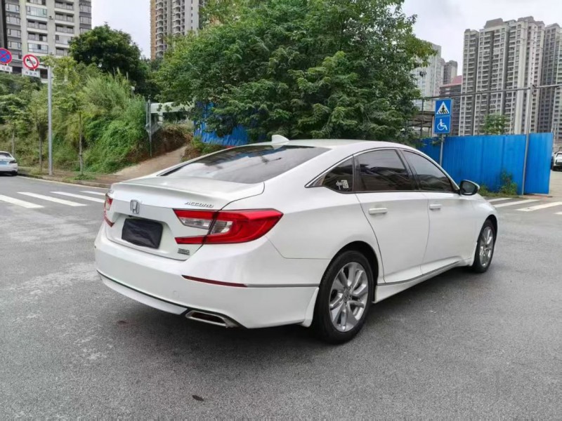 南宁20年本田雅阁8