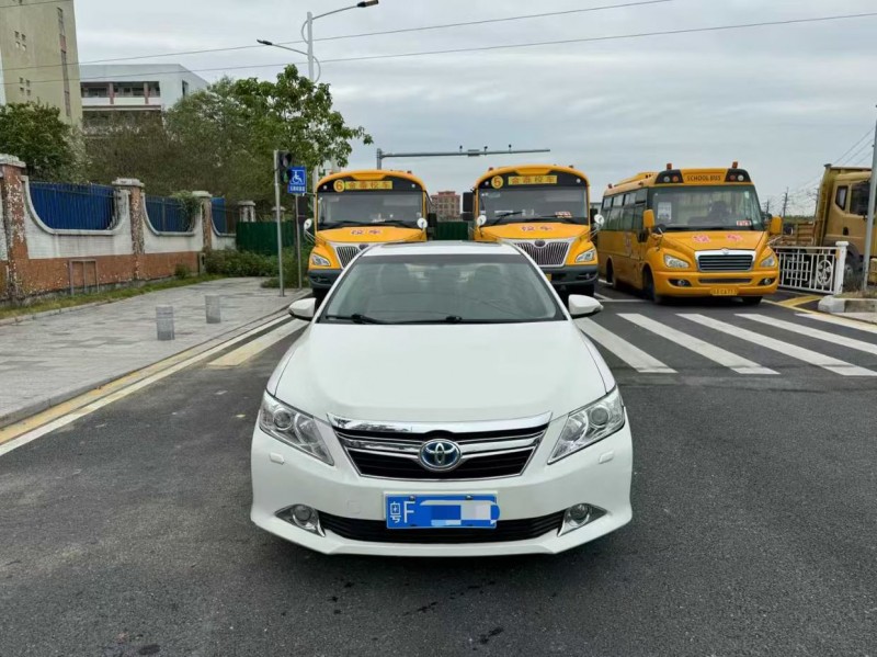 广州13年丰田凯美瑞1