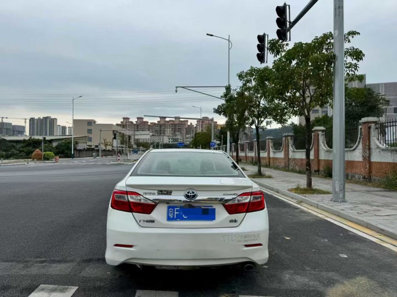 广州13年丰田凯美瑞4