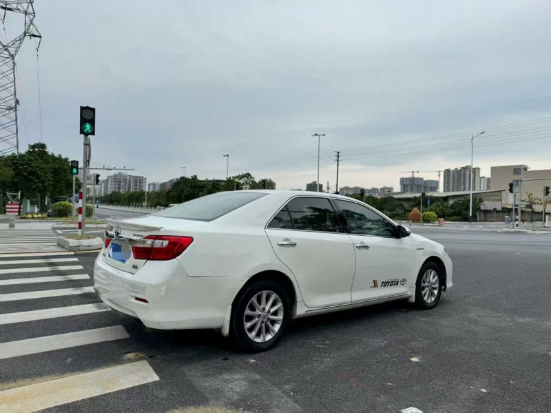 广州13年丰田凯美瑞5