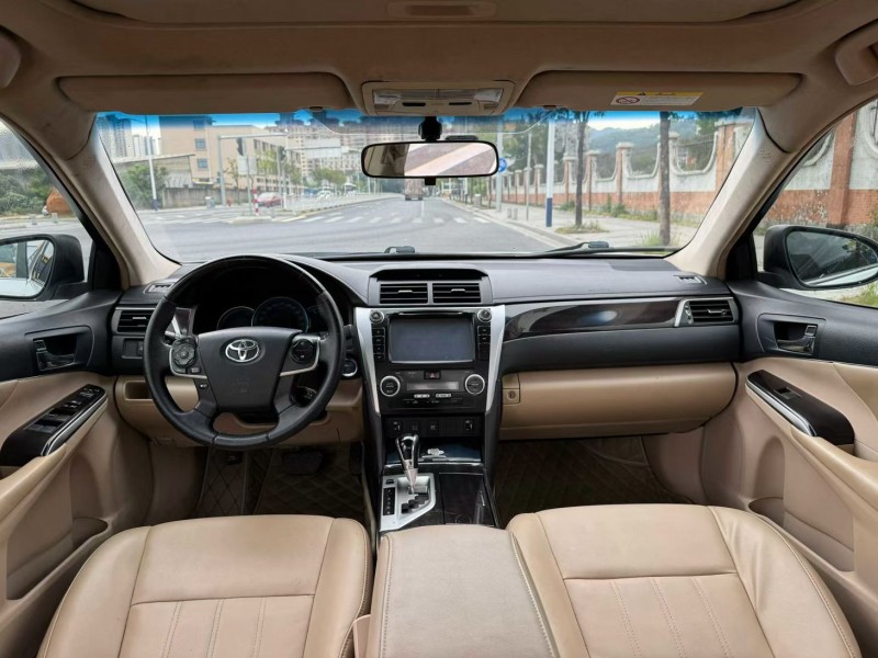 广州13年丰田凯美瑞7