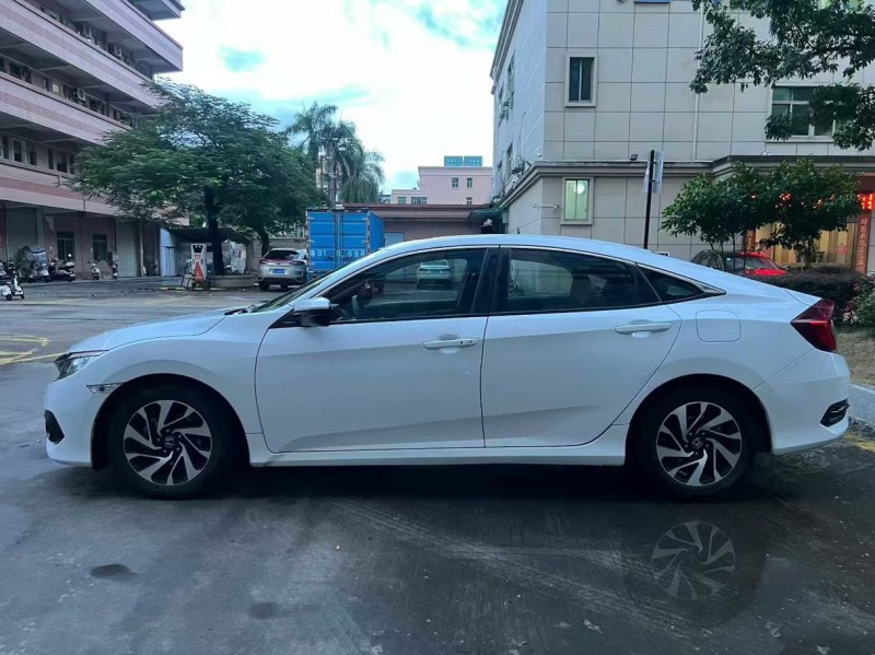 东莞18年本田思域8