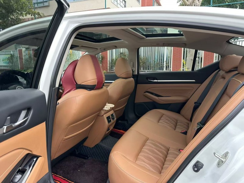 厦门23年日产天籁8