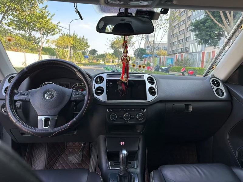 厦门17年大众途观9