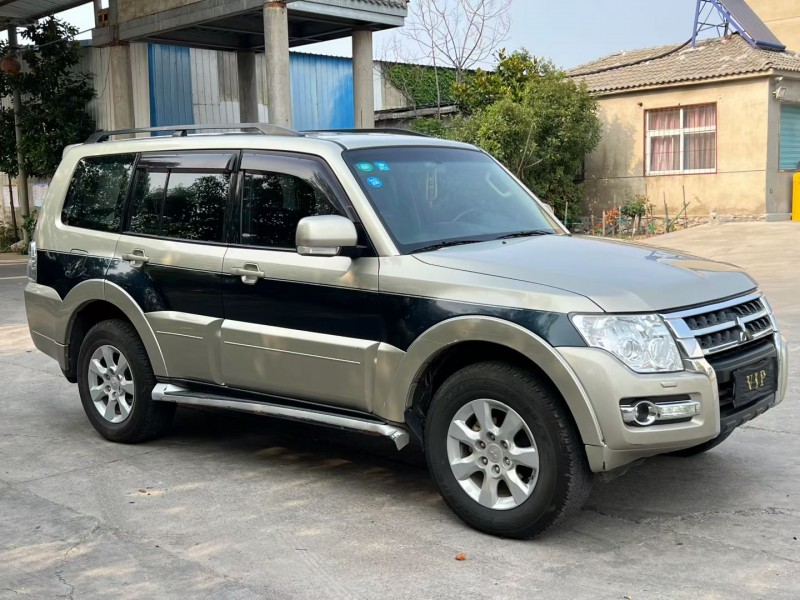 徐州18年三菱帕杰罗2