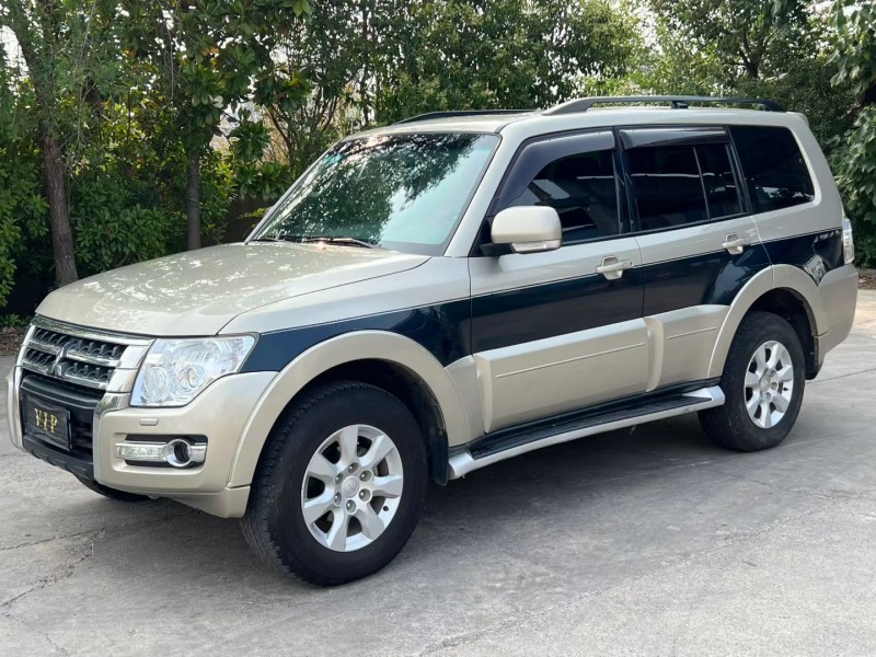 徐州18年三菱帕杰罗3