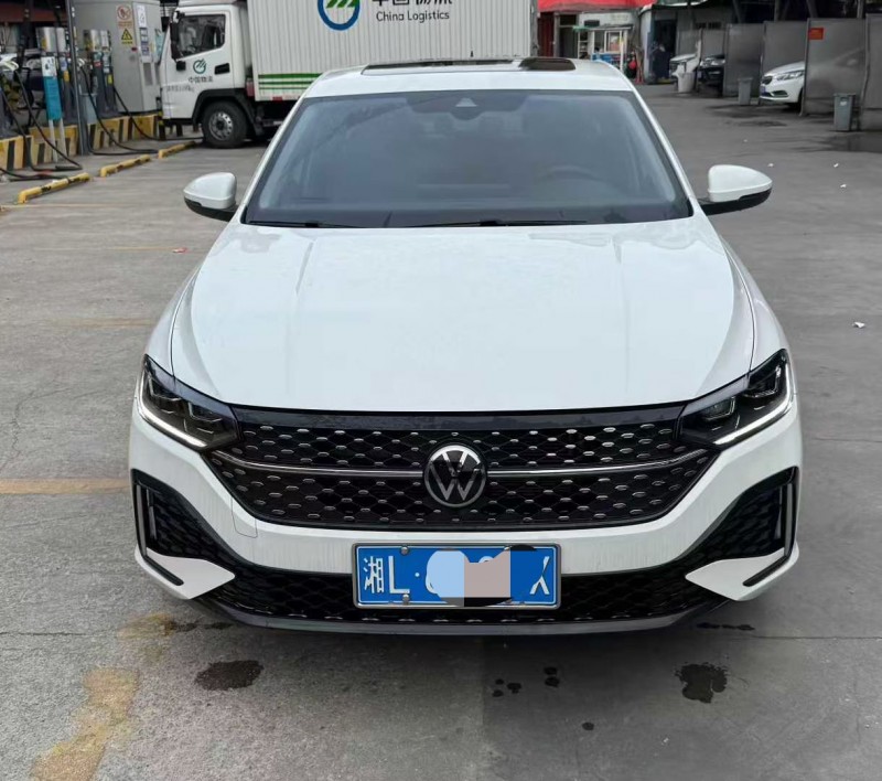 广州25年大众朗逸1