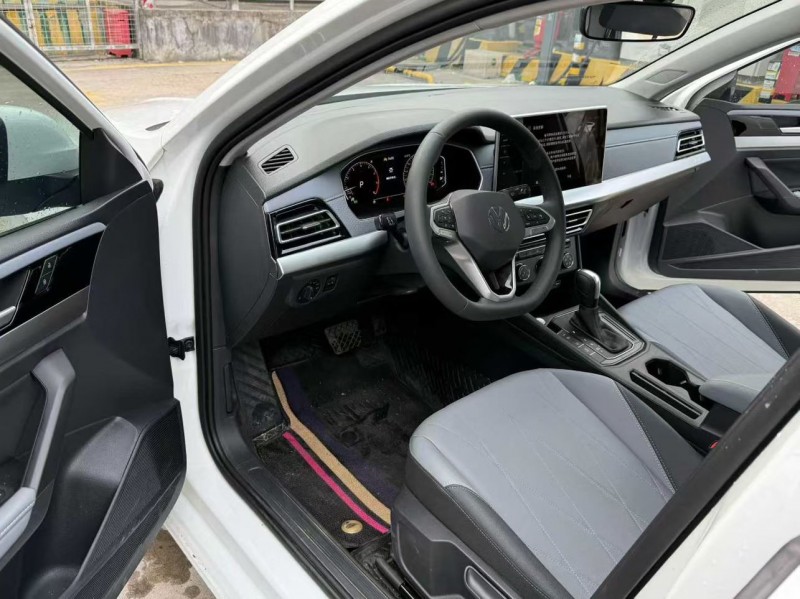 广州25年大众朗逸7