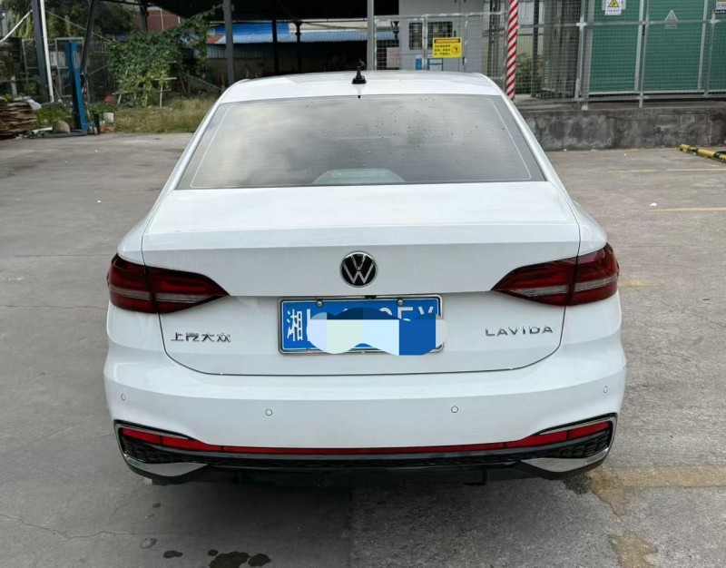 广州25年大众朗逸8