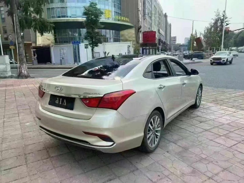 成都18年现代名图8