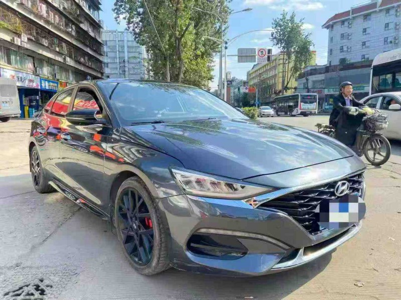 成都21年现代菲斯塔2