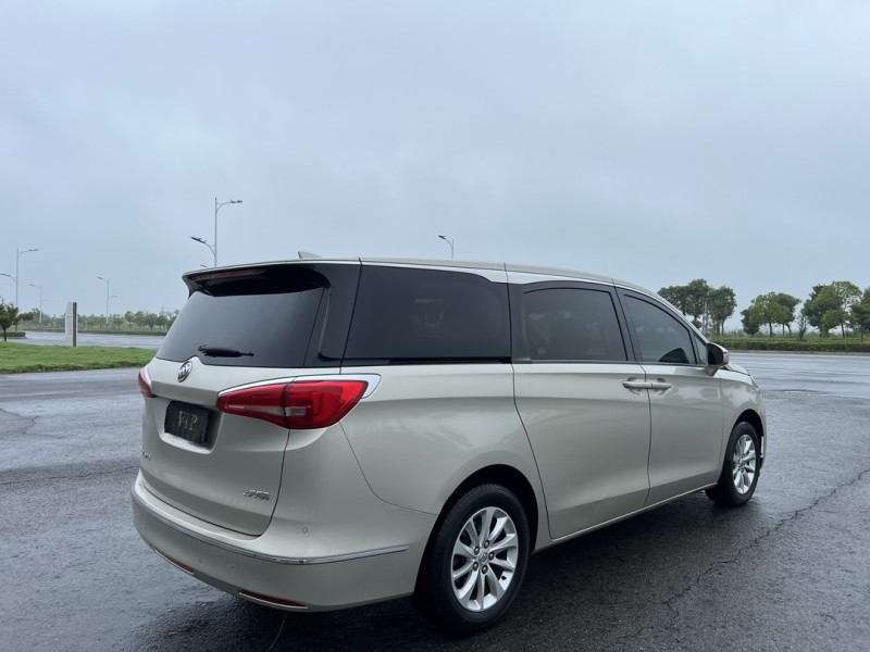 盐城17年别克GL88