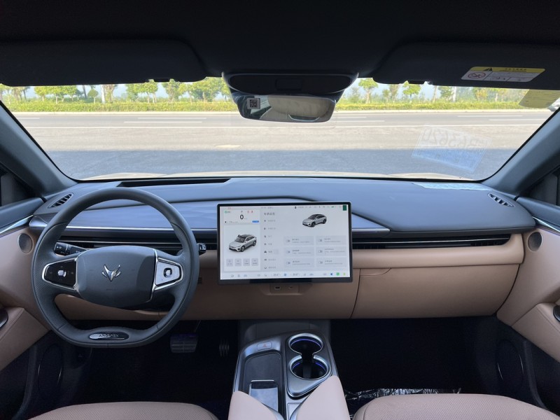 盐城25年极狐汽车阿尔法7