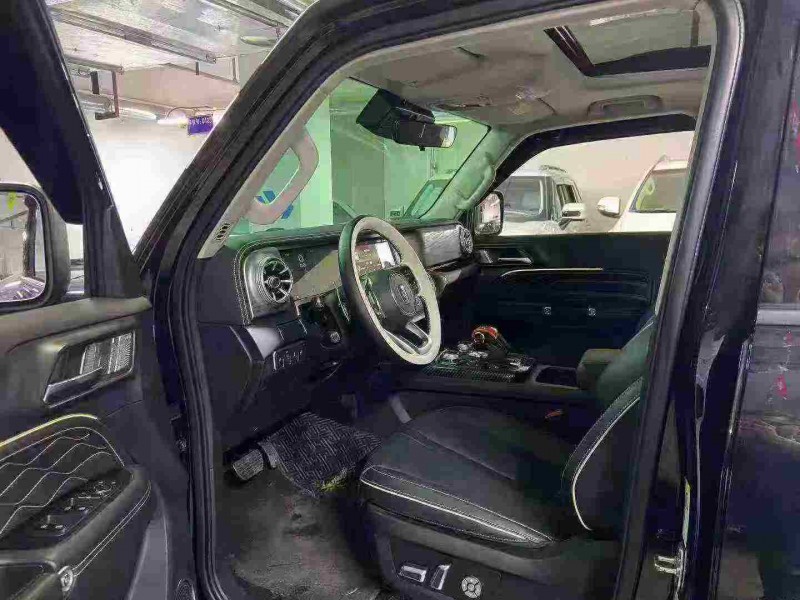 成都23年长城汽车坦克4