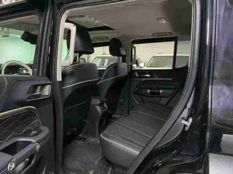 成都23年长城汽车坦克5