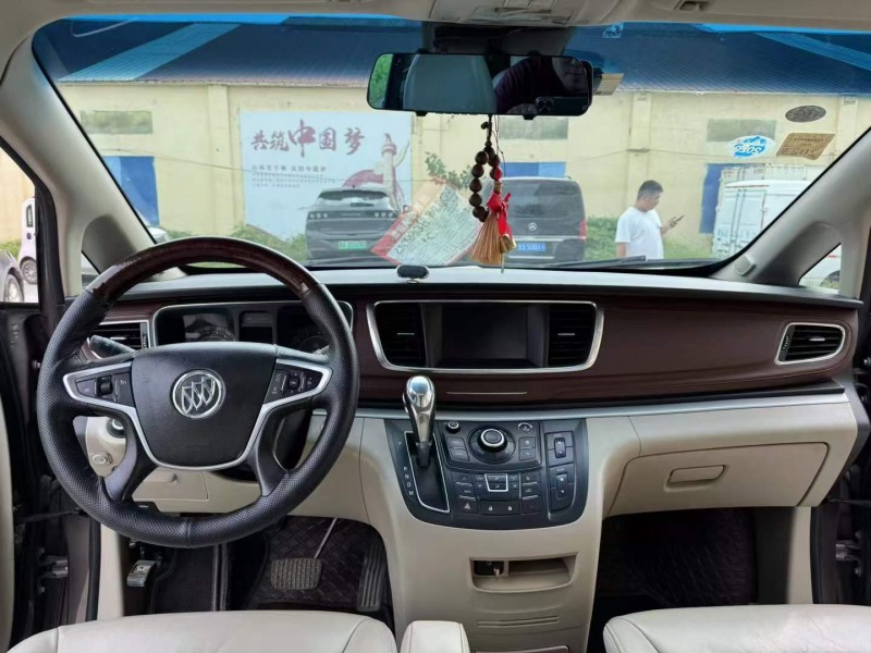 徐州17年别克GL84