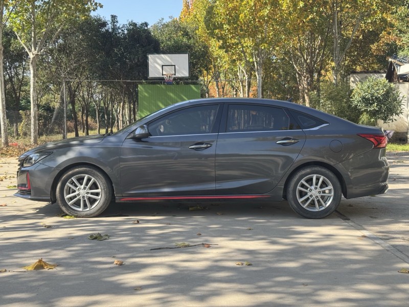 郑州20年长安汽车锐程4