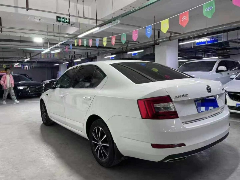 成都16年斯柯达明锐7