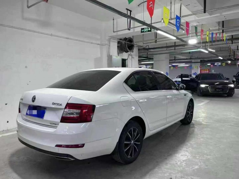 成都16年斯柯达明锐8