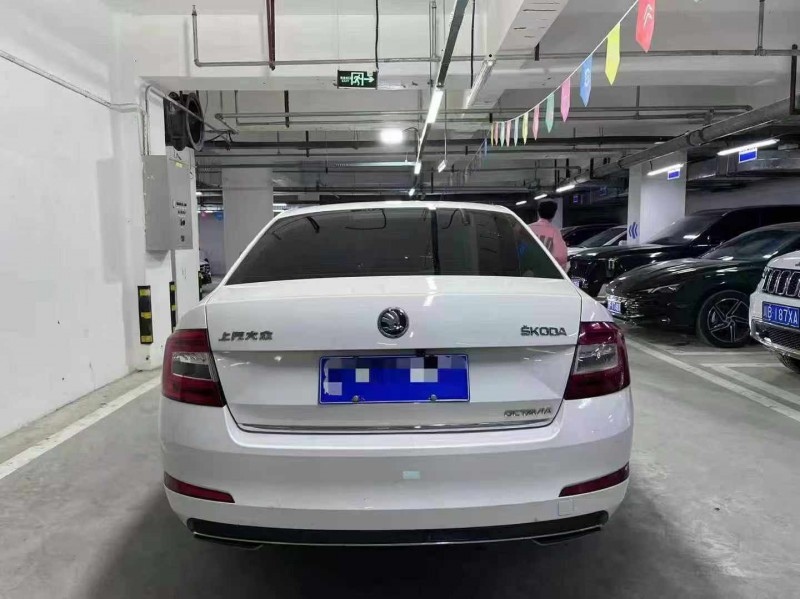 成都16年斯柯达明锐9