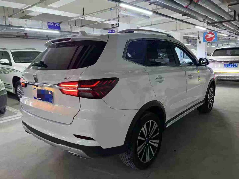 成都21年荣威RX58