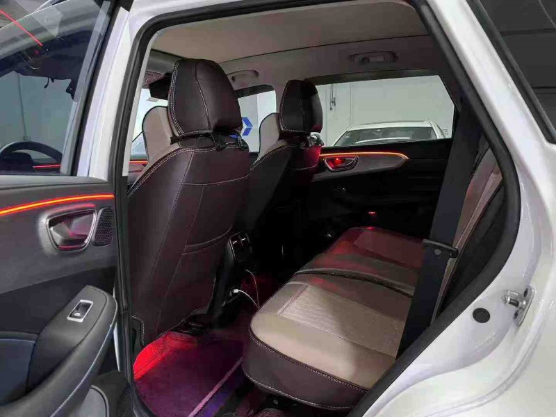 成都21年荣威RX55