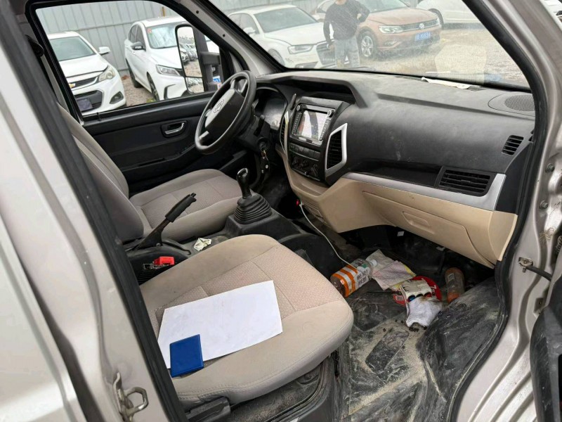 柳州19年长安汽车跨越8