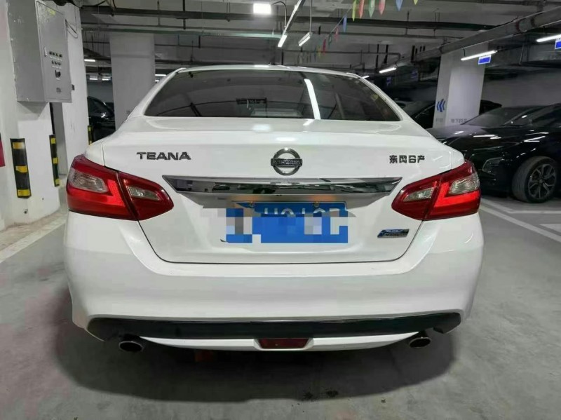 成都17年日产天籁9