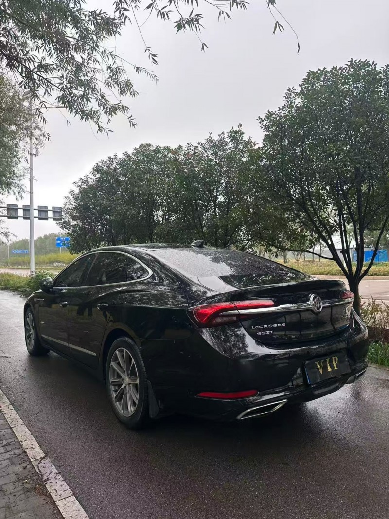 枣庄21年别克君越7