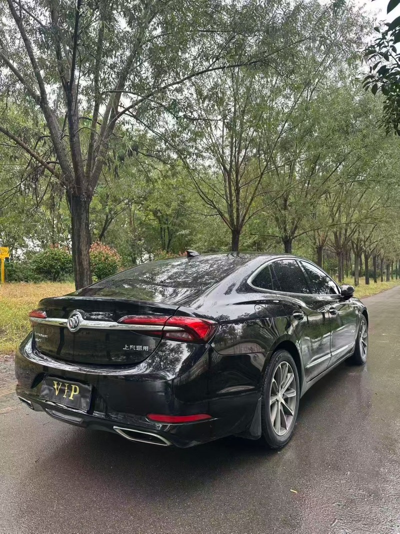 枣庄21年别克君越8