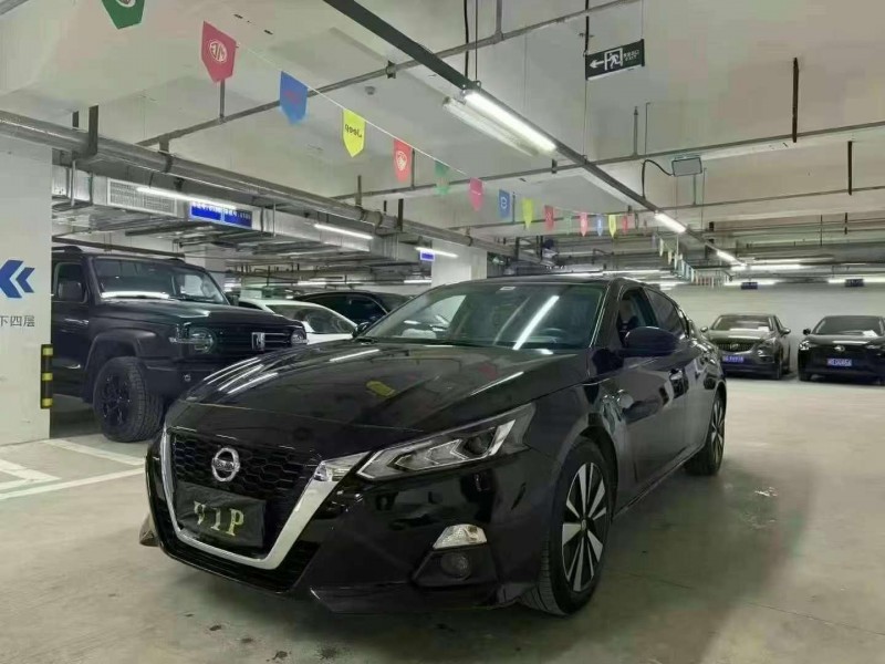 成都22年日产天籁3