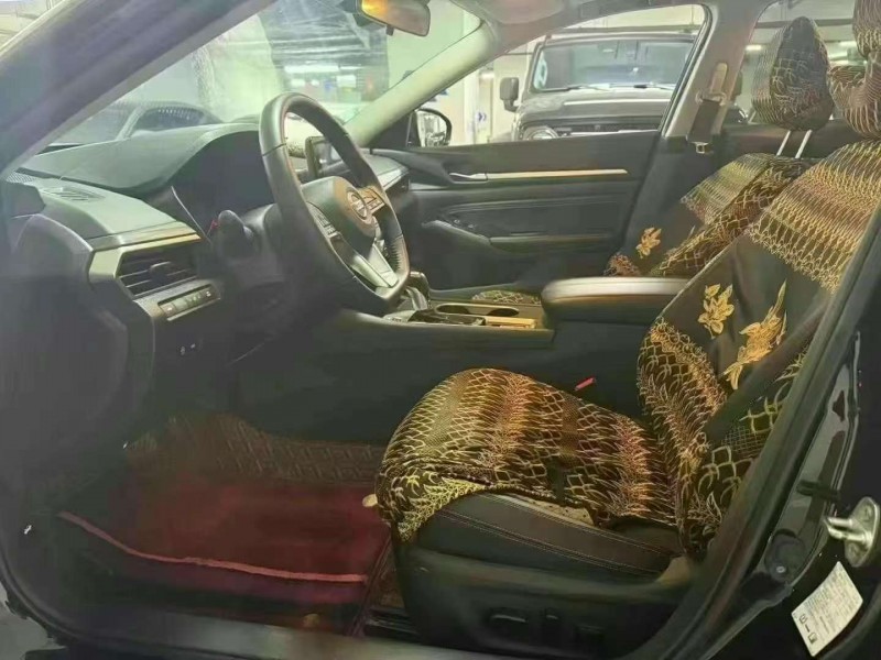 成都22年日产天籁4