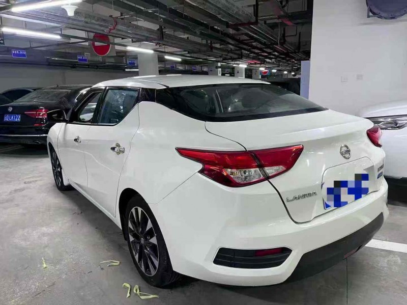 成都20年日产蓝鸟7