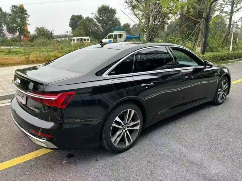 张家界20年奥迪A6L8