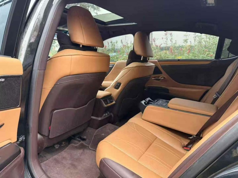 荆州19年雷克萨斯ES4